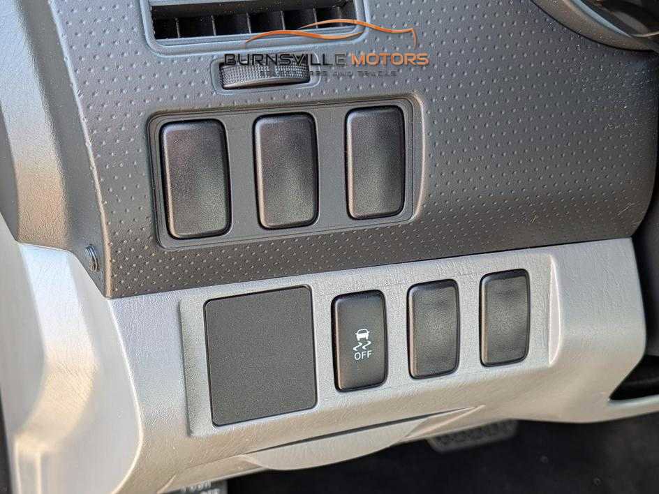 Used 2014 Toyota Tacoma 2WD Regular Cab image 17