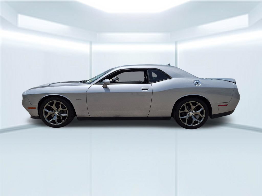 Used 2016 Dodge Challenger R/T Plus RWD image 2