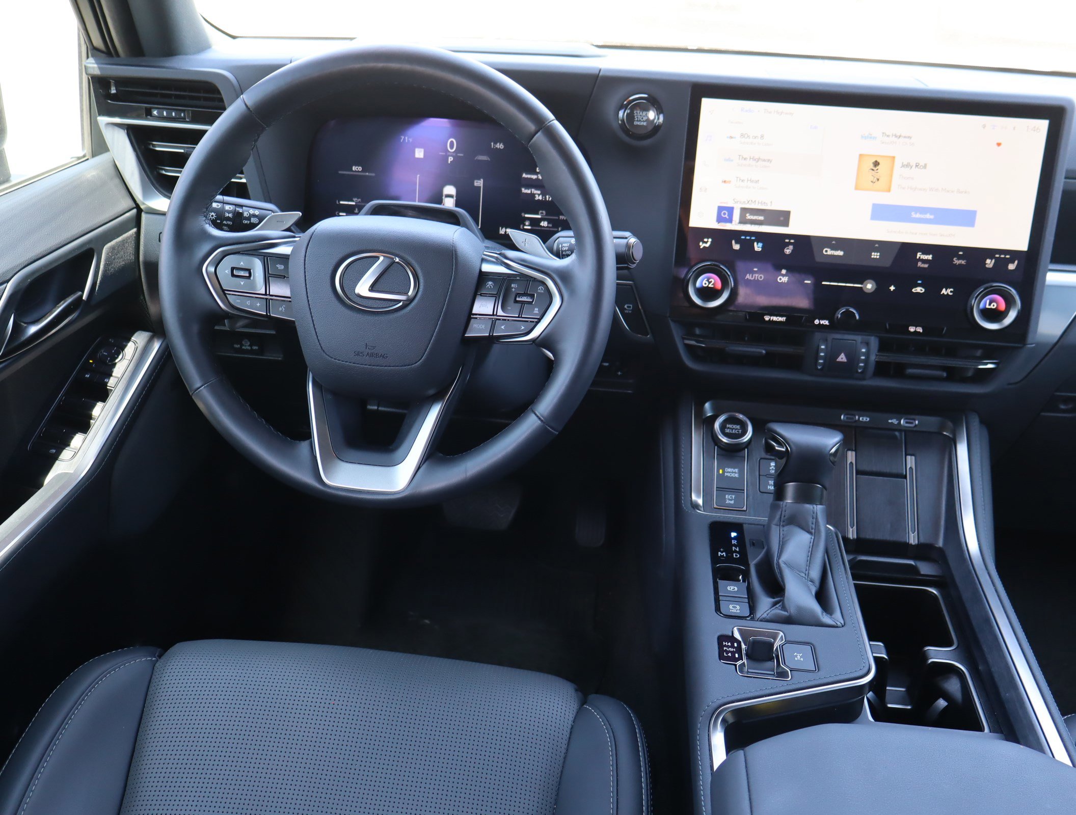 Used 2025 Lexus GX 550 w/ Accessory Package (2T) AWD/4WD image 14
