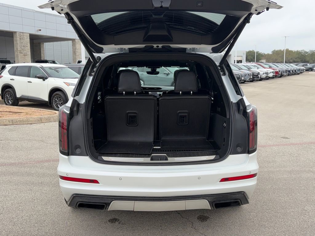 Used 2025 Cadillac XT6 Sport w/ Technology Package AWD/4WD image 29