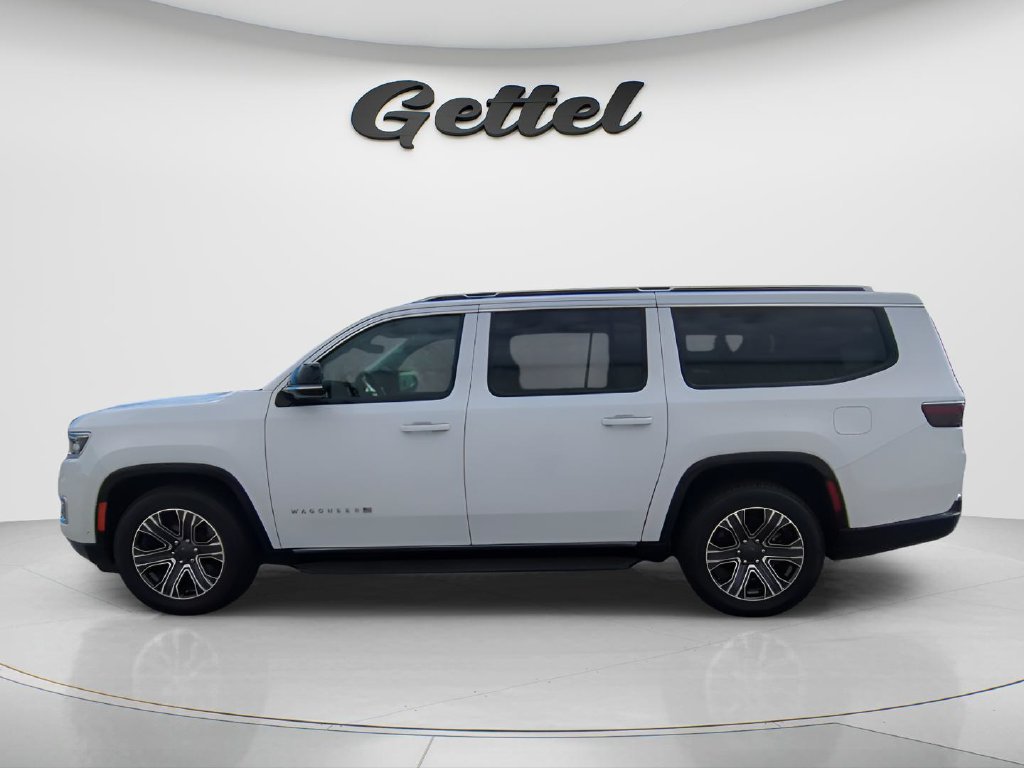 Used 2024 Jeep Wagoneer L Series II RWD image 8