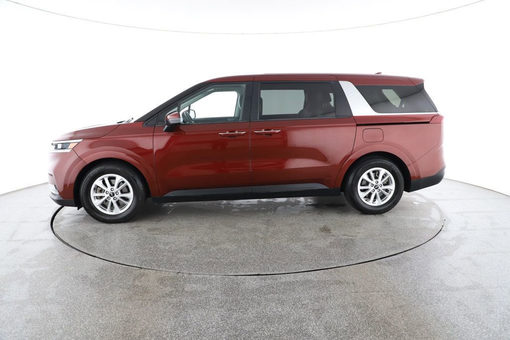 Used 2022 Kia Carnival LX image 2
