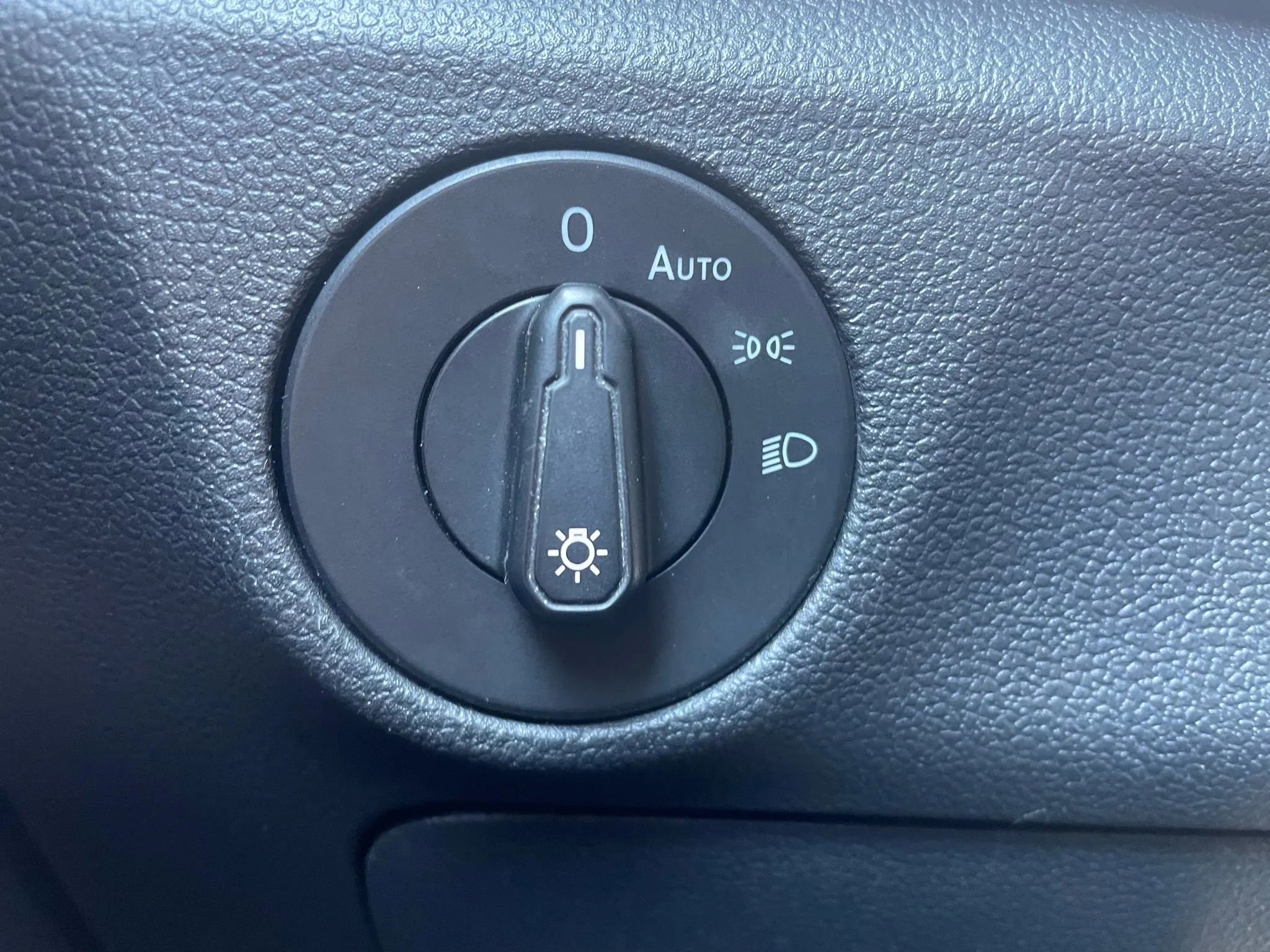 Used 2019 Volkswagen Jetta S image 9