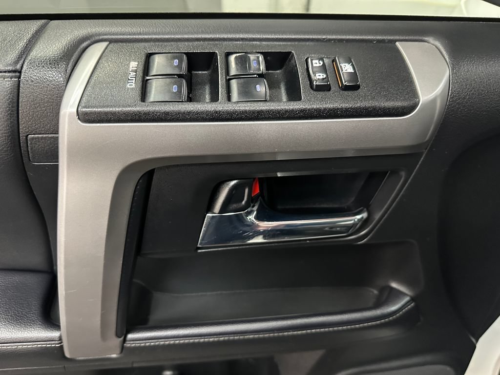 Used 2023 Toyota 4Runner SR5 Premium w/ Moonroof Package AWD/4WD image 18
