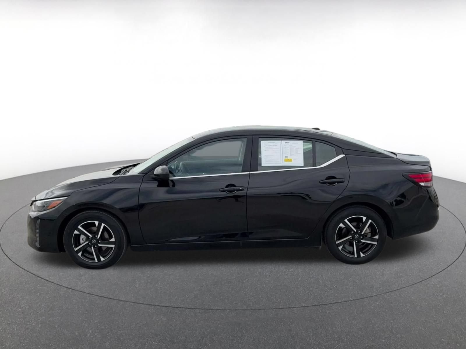 Used 2025 Nissan Sentra SV FWD image 8