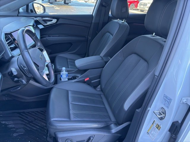 Used 2024 Audi Q4 e-tron Premium Plus w/ Premium Plus image 8