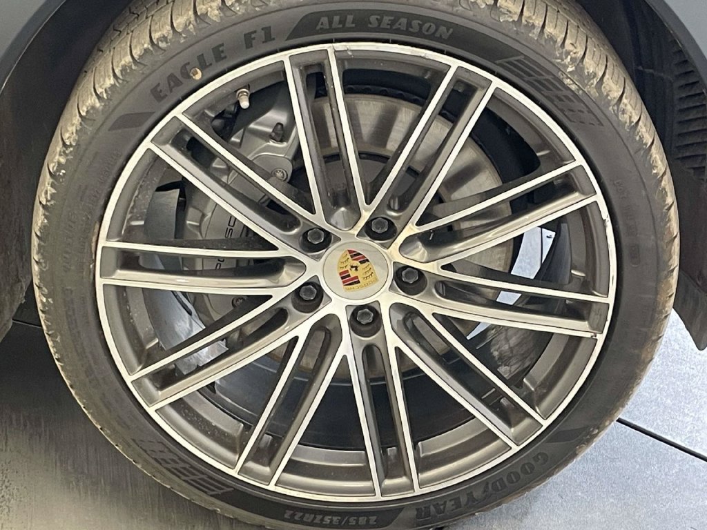 Used 2023 Porsche Cayenne S AWD/4WD image 14