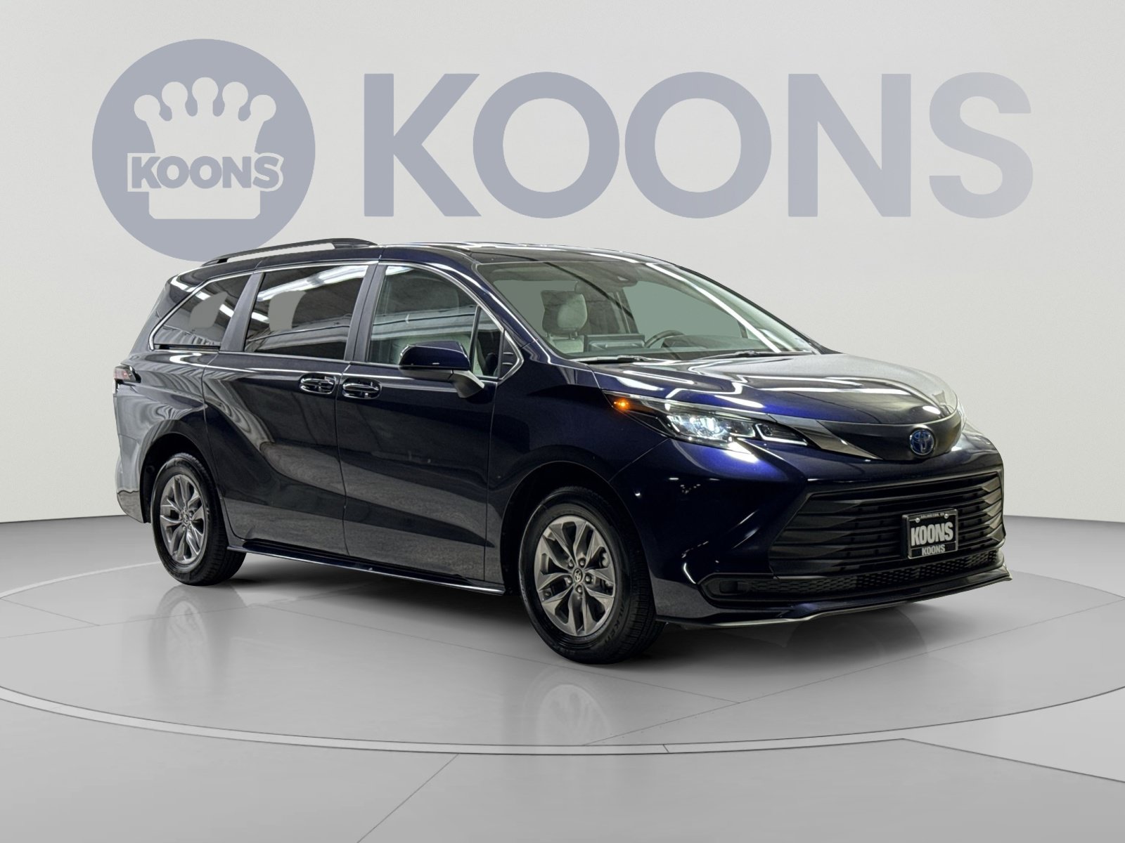 Used 2025 Toyota Sienna LE AWD/4WD image 22