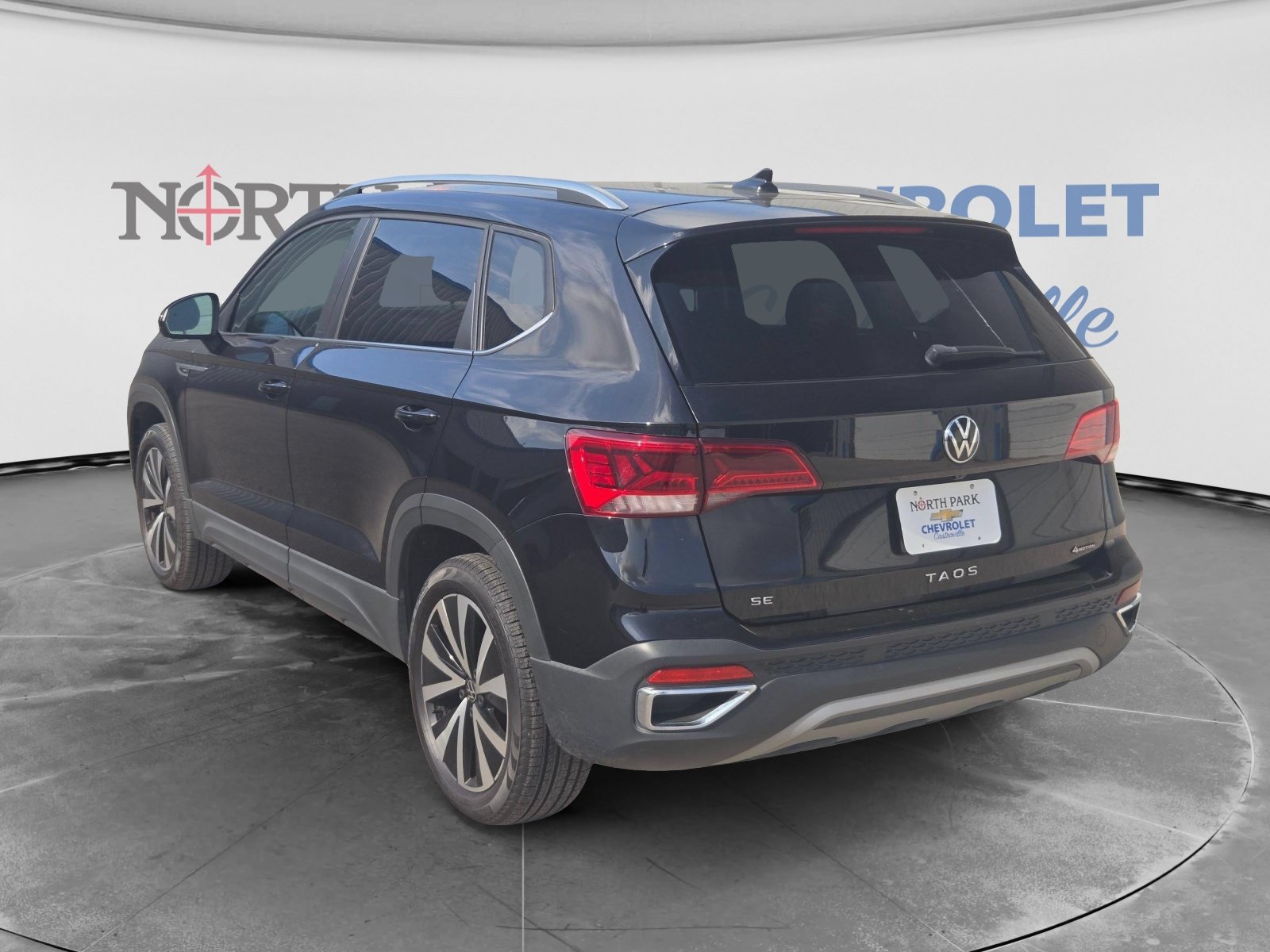 Used 2022 Volkswagen Taos SE AWD/4WD image 5