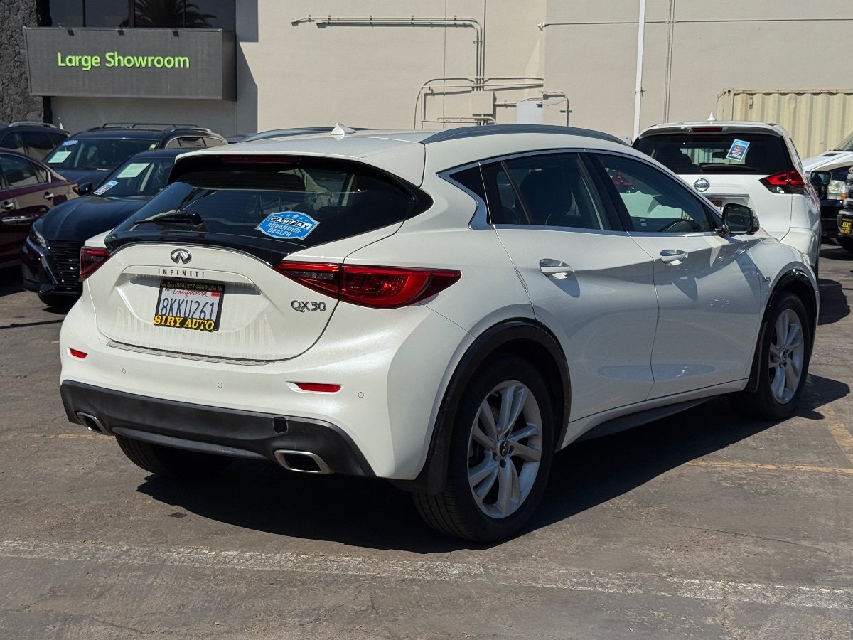 Used 2019 INFINITI QX30 w/ Cargo Package FWD image 9