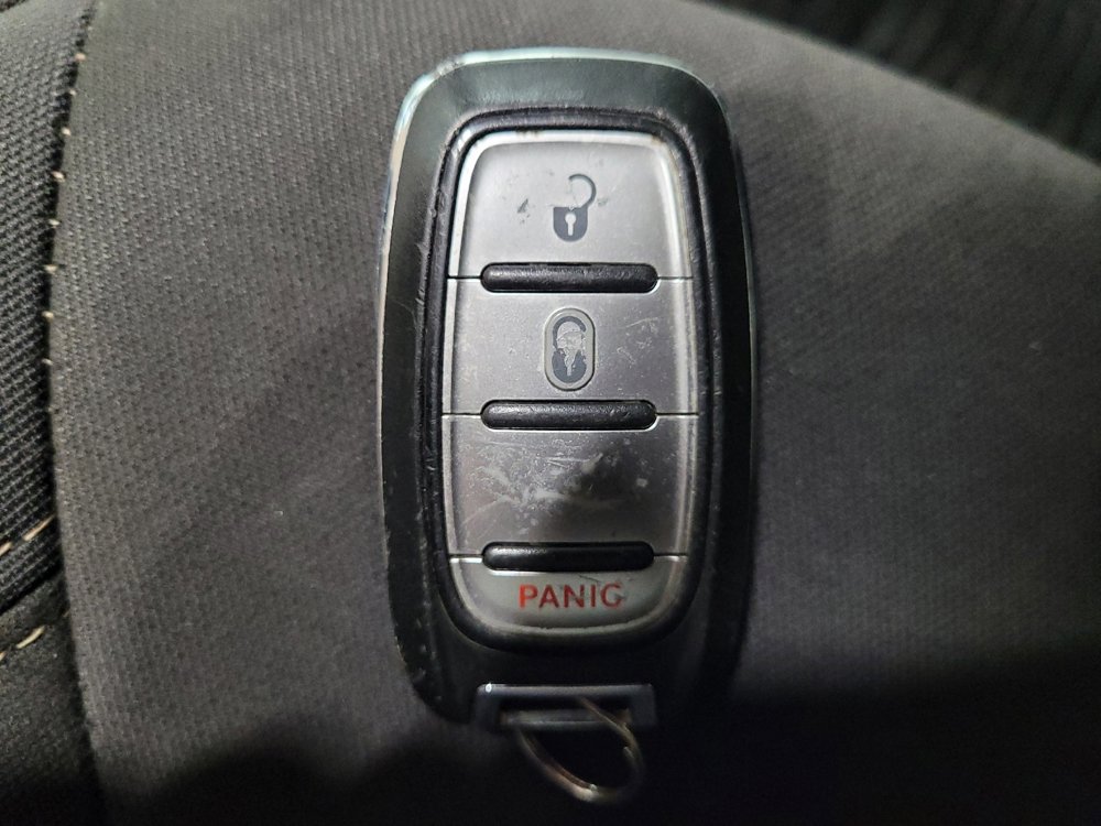 Used 2020 Chrysler Voyager L FWD image 32
