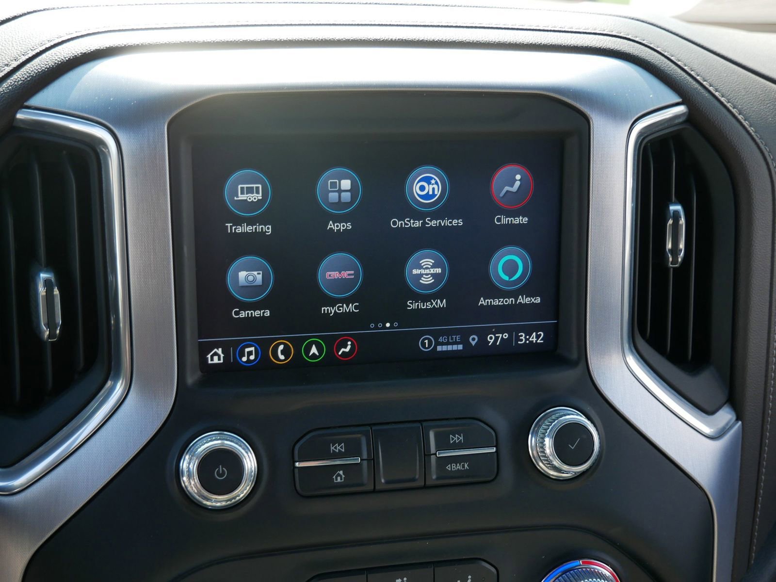Used 2022 GMC Sierra 2500 SLT w/ SLT Premium Package AWD/4WD image 18