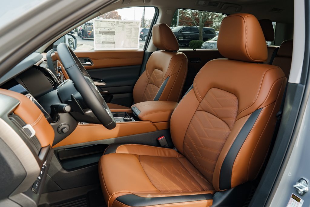 New 2025 Nissan Pathfinder Platinum image 22