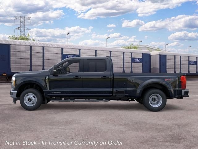 New 2026 Ford F350 4x4 Crew Cab DRW Super Duty image 3
