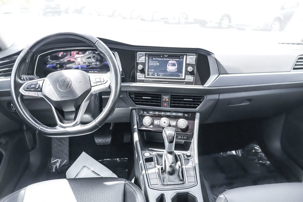 Certified 2023 Volkswagen Jetta SE FWD image 24