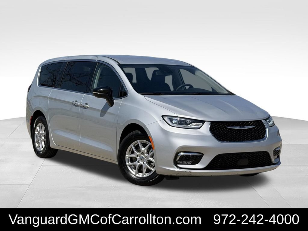 Used 2024 Chrysler Pacifica Touring-L FWD video 2
