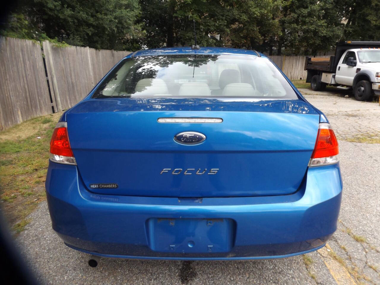 Used 2010 Ford Focus S image 4