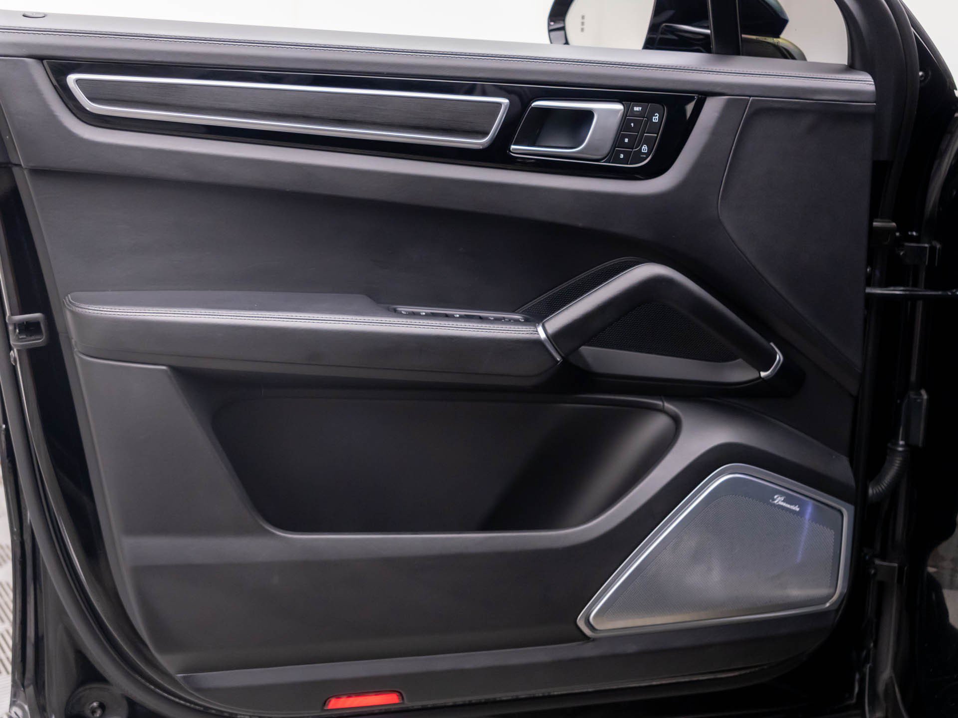 Certified 2022 Porsche Cayenne GTS AWD/4WD image 14