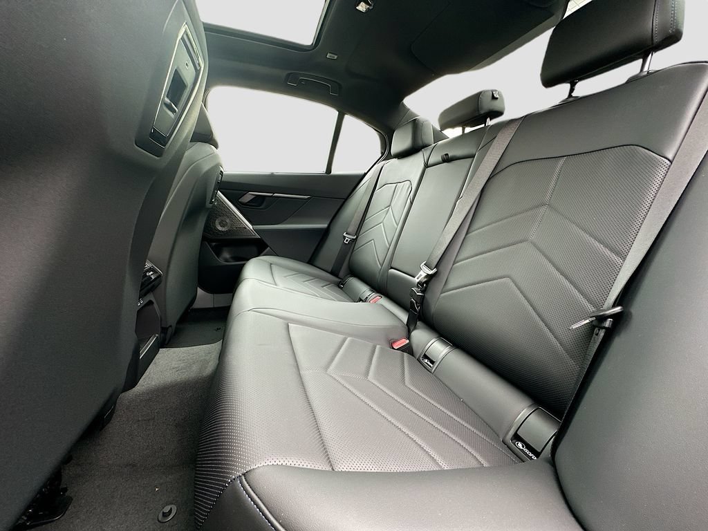 Used 2027 BMW 550e xDrive w/ Executive Package AWD/4WD image 26