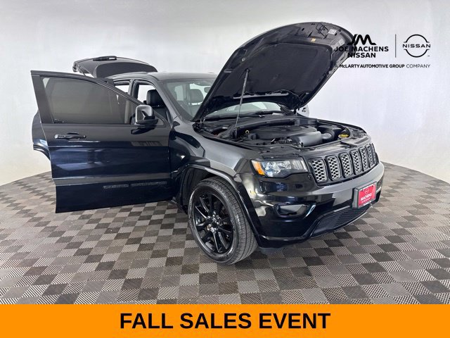 Used 2019 Jeep Grand Cherokee Altitude AWD/4WD image 24