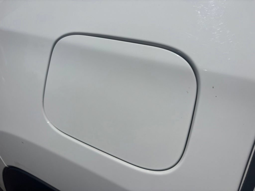 Used 2023 Jeep Compass Latitude w/ Sun and Sound Group AWD/4WD image 16