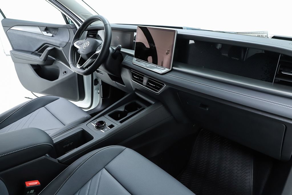 New 2026 Volkswagen Tiguan SE image 33