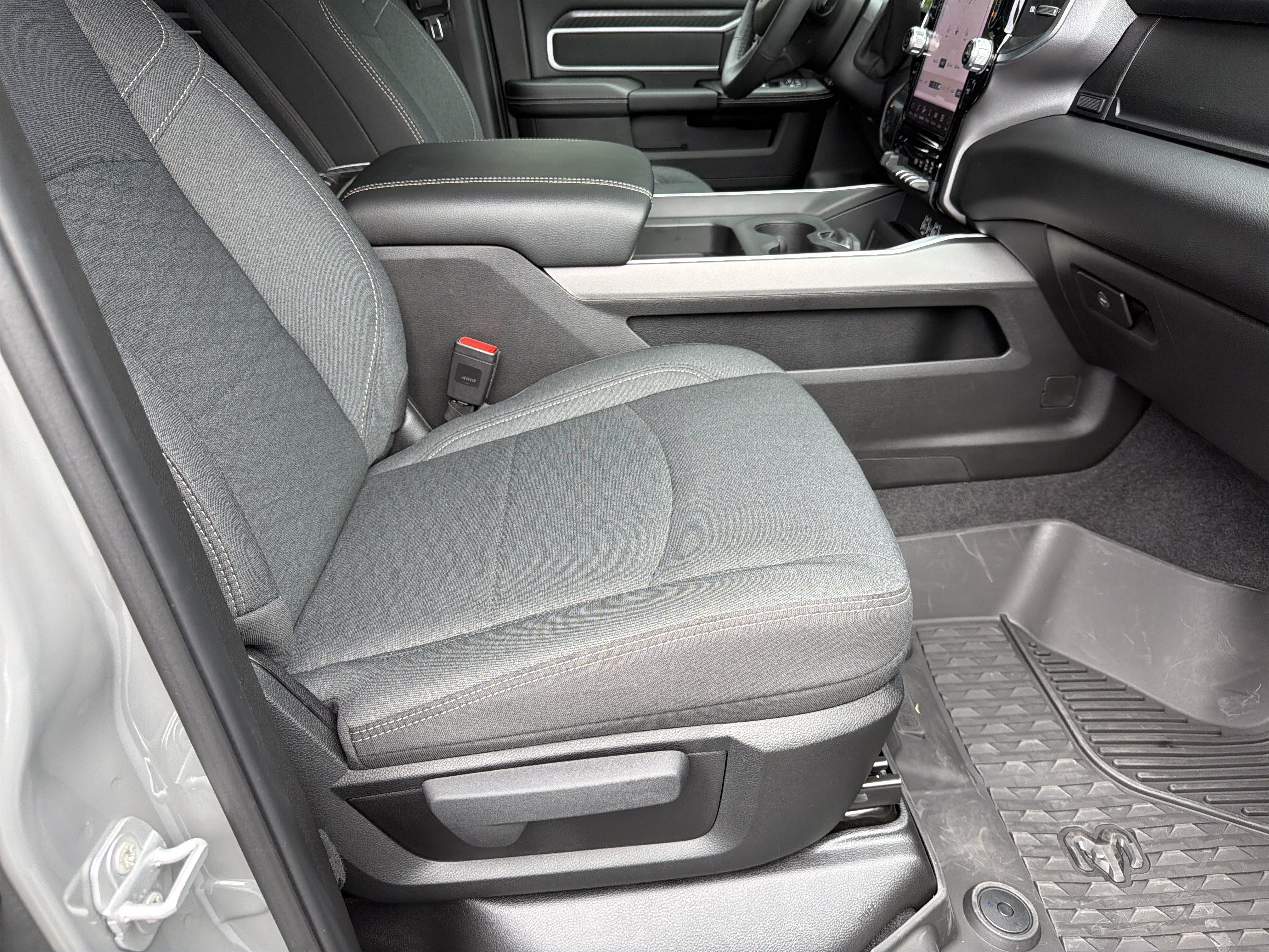 New 2026 RAM 2500 Big Horn AWD/4WD image 16