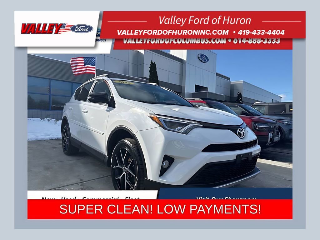 Used 2016 Toyota RAV4 SE image 1