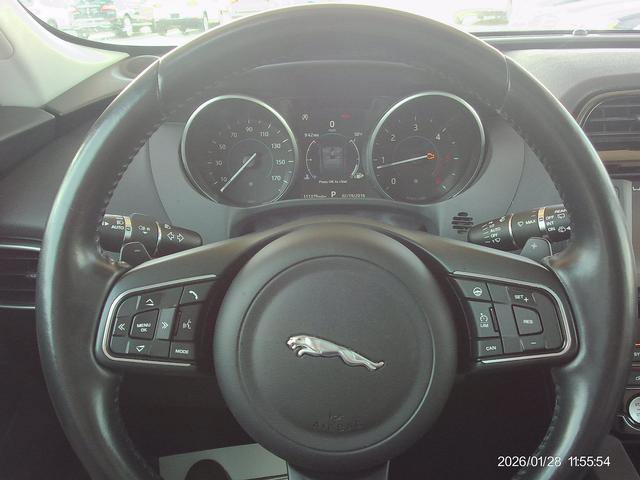 Used 2018 Jaguar F-PACE Premium AWD/4WD image 11