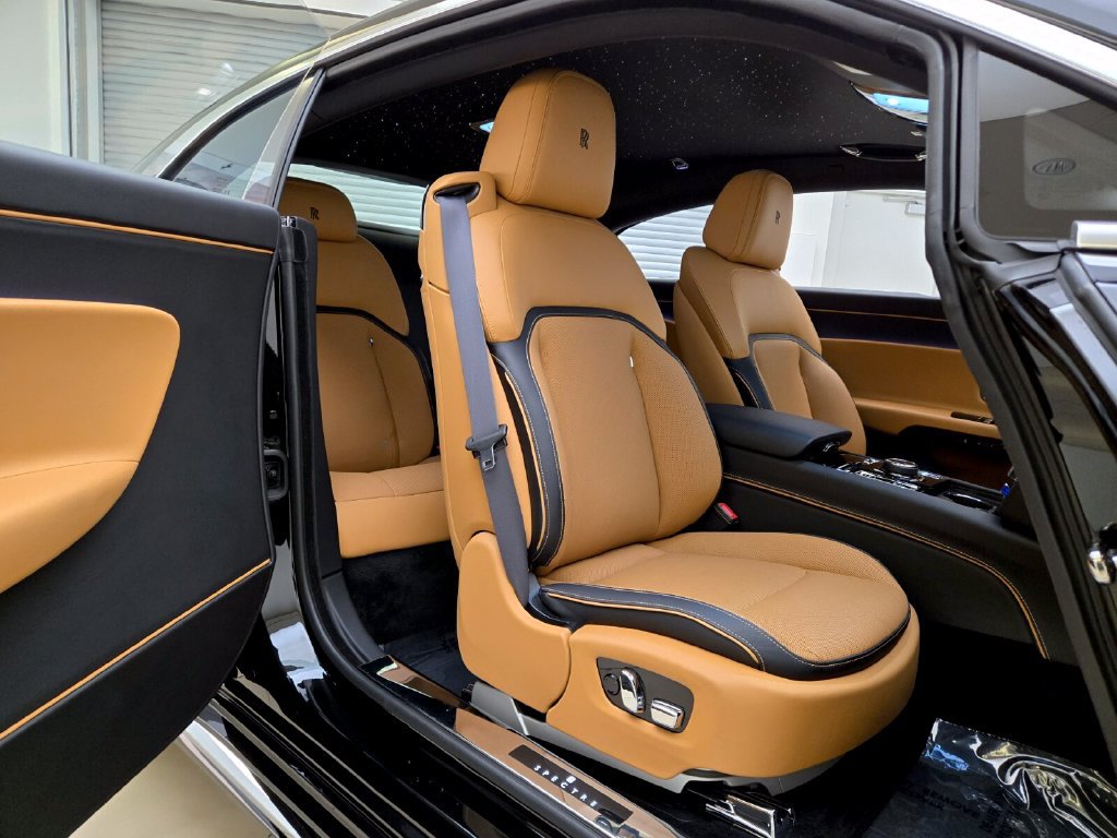 Used 2024 Rolls-Royce Spectre w/ Spectre Launch Package AWD/4WD image 21