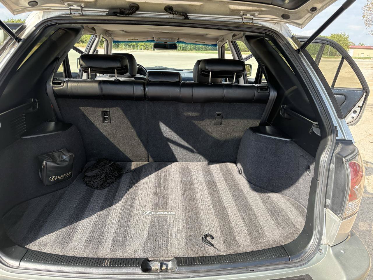 Used 2001 Lexus RX 300 w/ Premium Pkg Plus FWD image 37