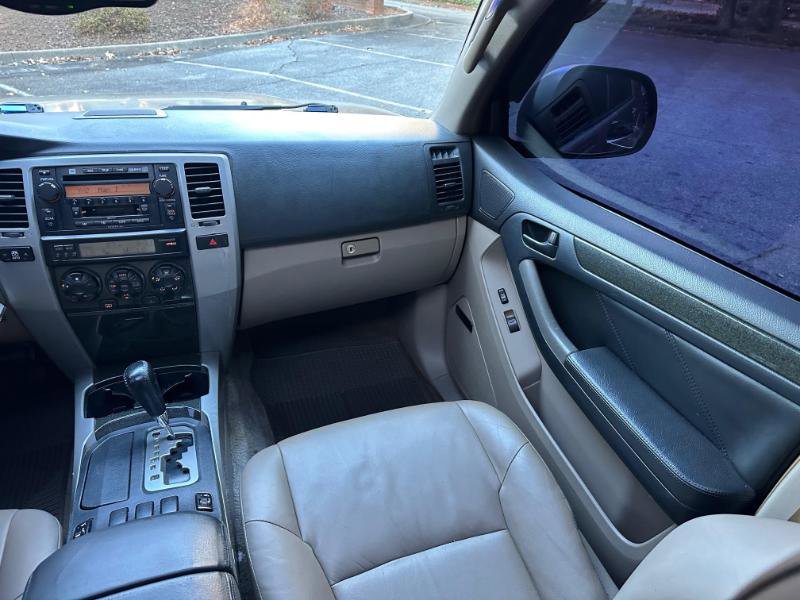 Used 2005 Toyota 4Runner Limited image 37