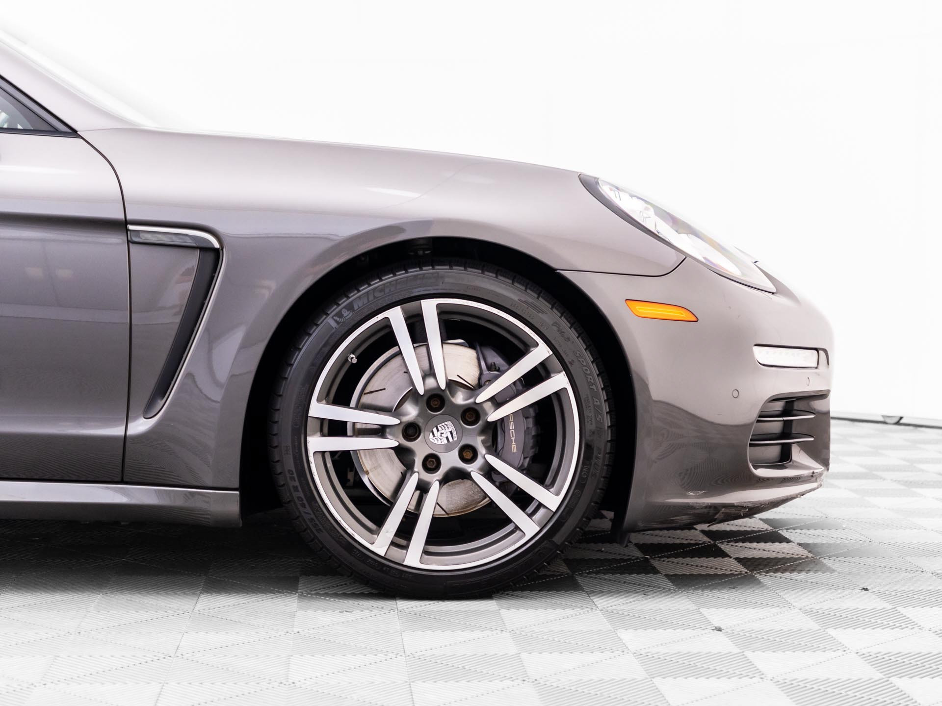 Used 2015 Porsche Panamera image 34