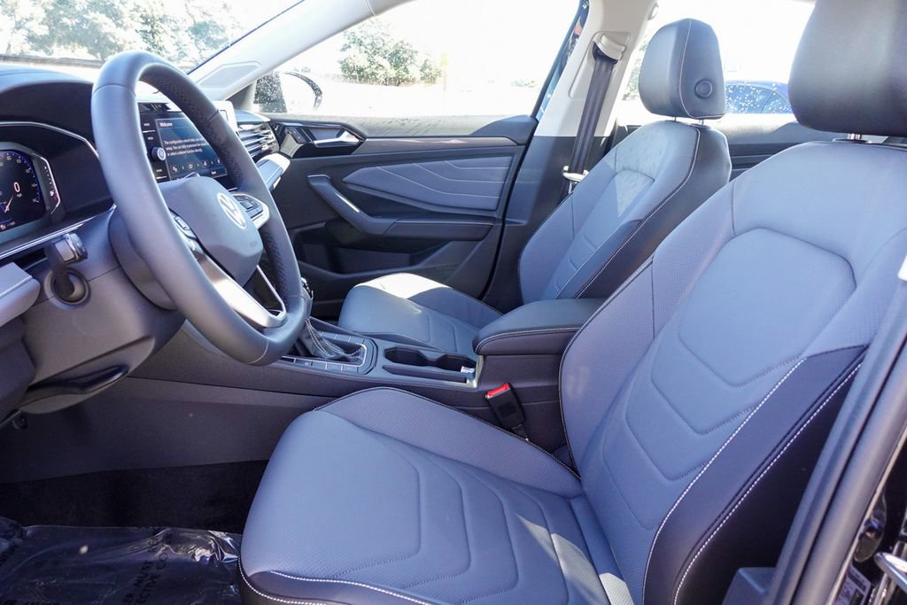 New 2025 Volkswagen Jetta SEL image 12