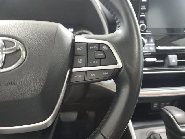 Used 2022 Toyota Highlander Bronze Edition image 32
