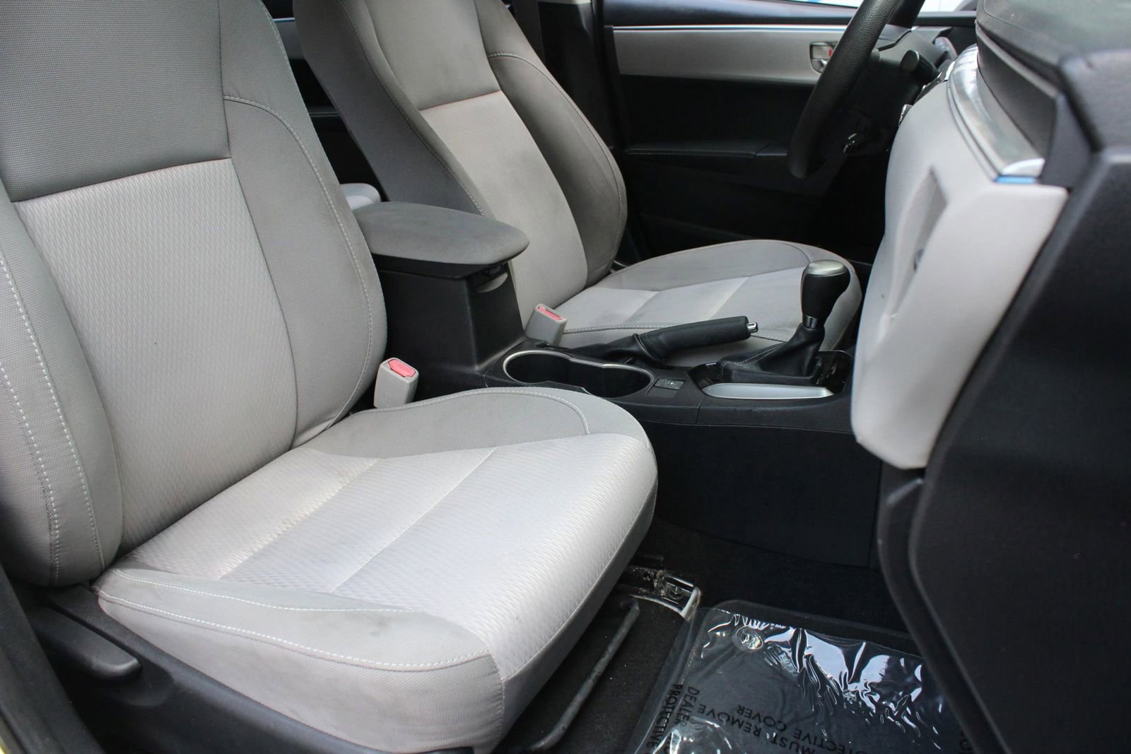 Used 2014 Toyota Corolla LE FWD image 27