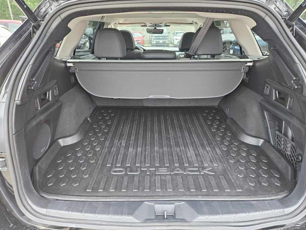 Used 2025 Subaru Outback Onyx Edition AWD/4WD image 25