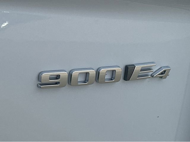 New 2026 Cadillac Vistiq Luxury AWD/4WD image 9