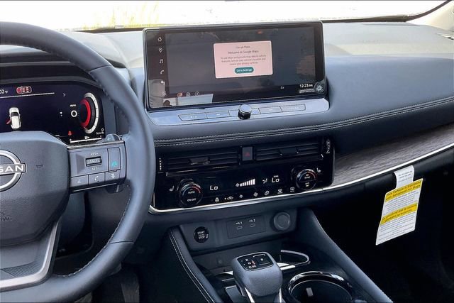 New 2026 Nissan Rogue Platinum image 4