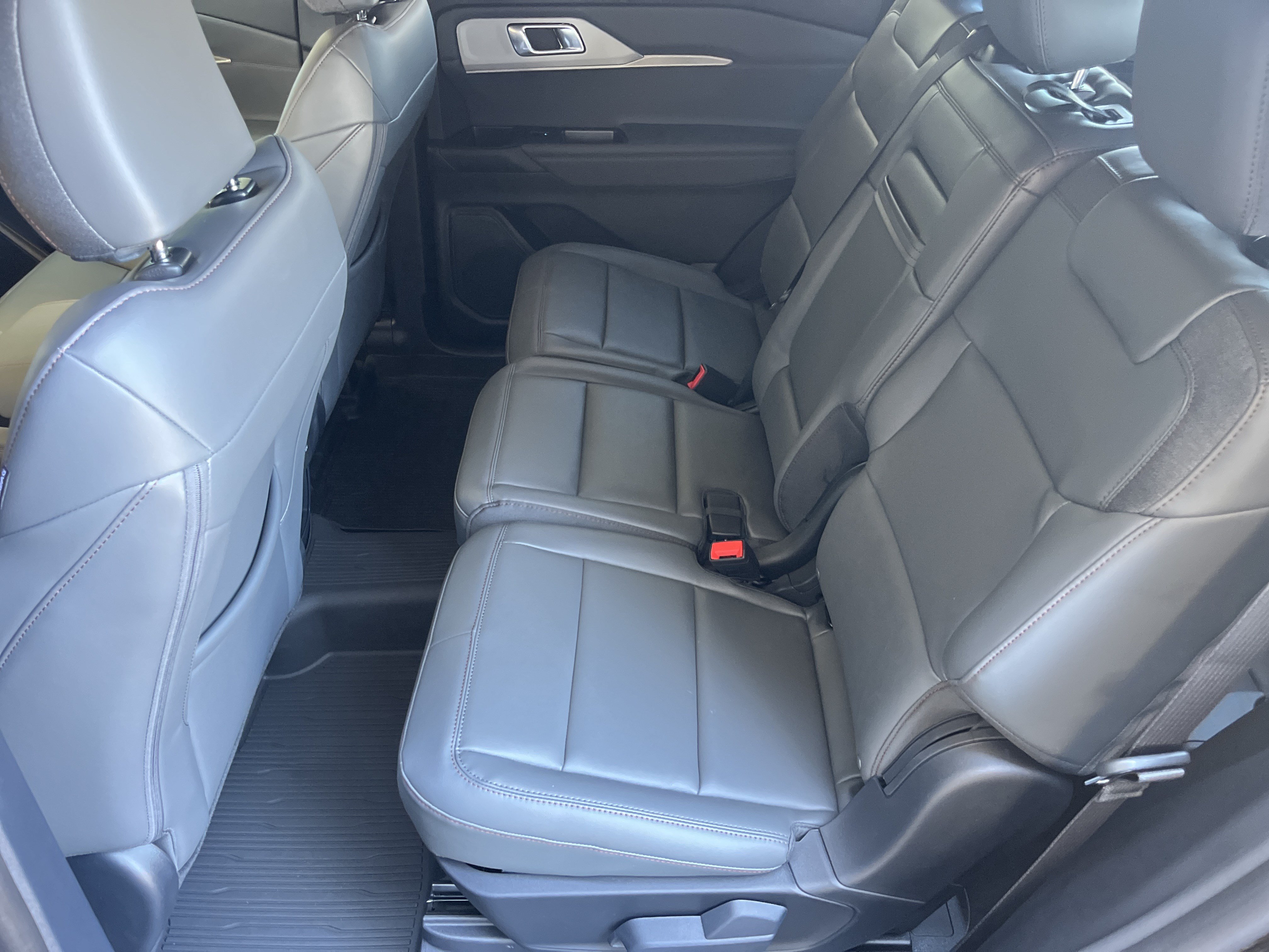 New 2027 Ford Explorer Active w/ Active Comfort Package RWD image 8