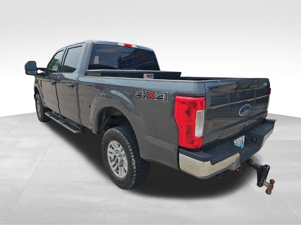 Used 2017 Ford F250 XLT AWD/4WD image 9