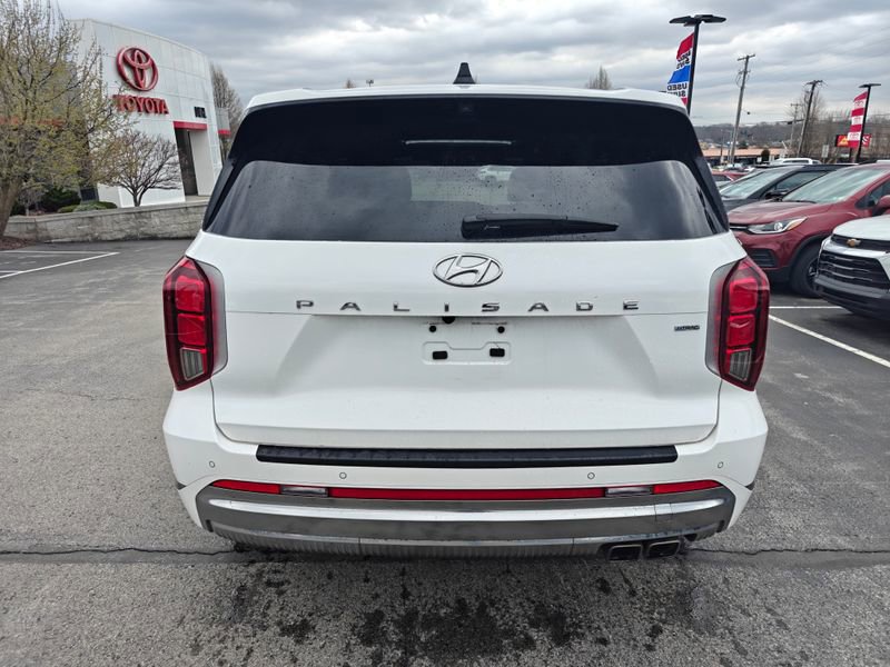 Used 2024 Hyundai Palisade Calligraphy image 5