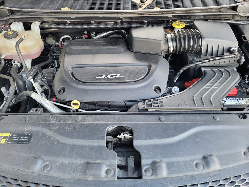 Used 2018 Chrysler Pacifica Touring Plus FWD image 20