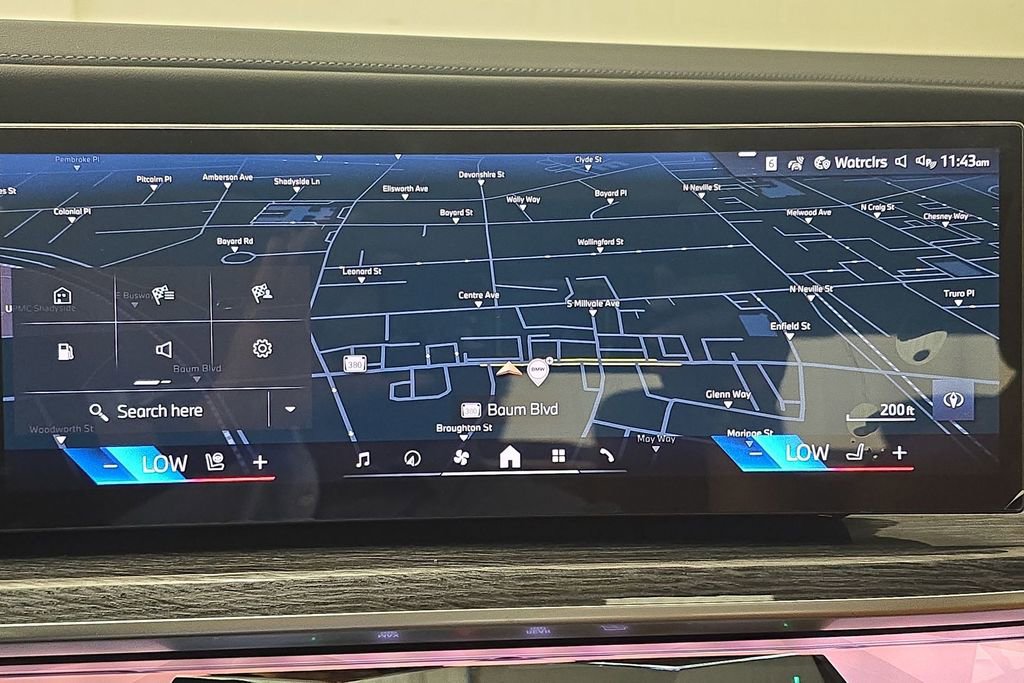 Used 2025 BMW 740i xDrive w/ Premium Package image 5