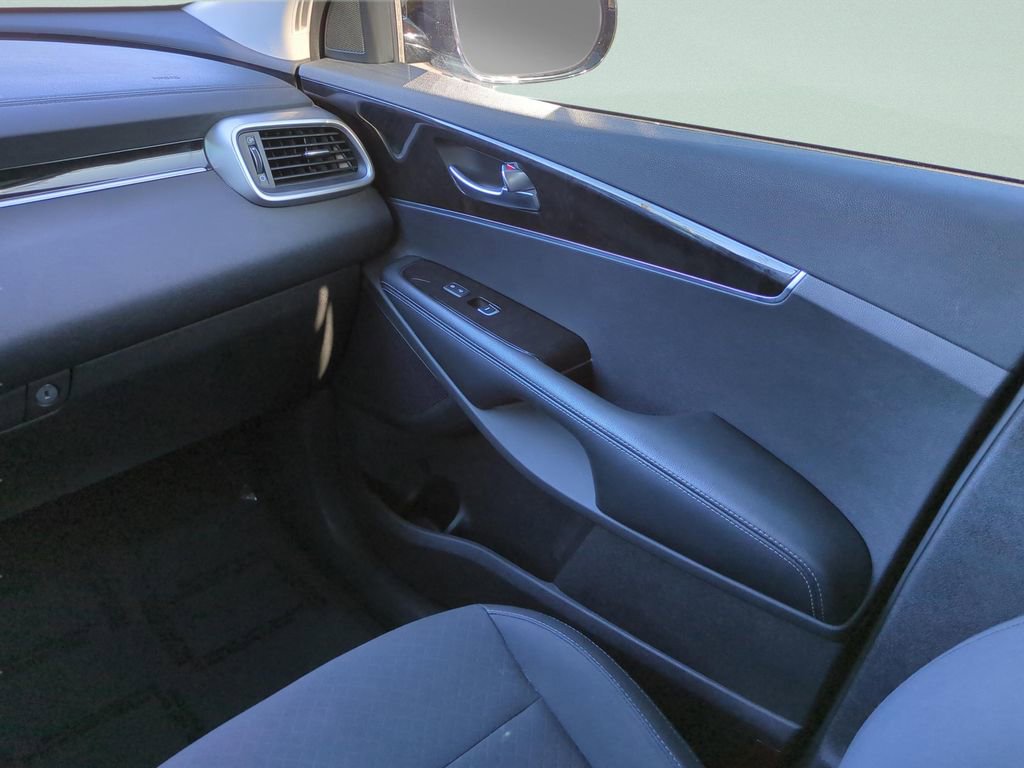 Used 2018 Kia Sorento L FWD image 18