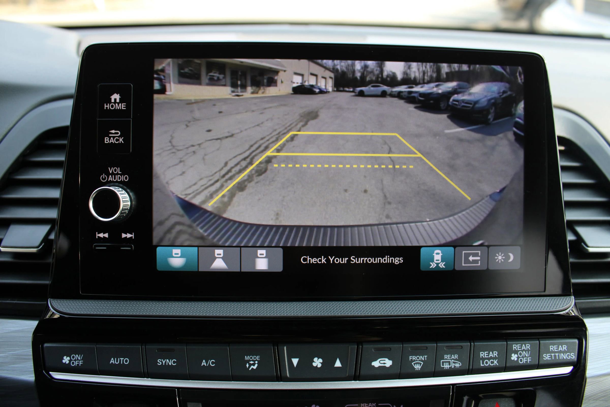 Used 2025 Honda Odyssey Elite image 8