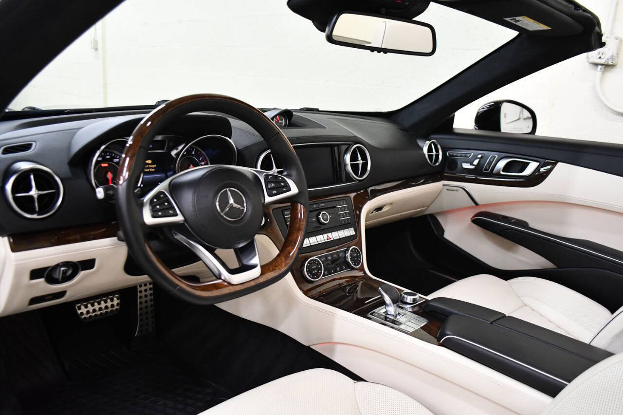 Used 2019 Mercedes-Benz SL 550 image 13