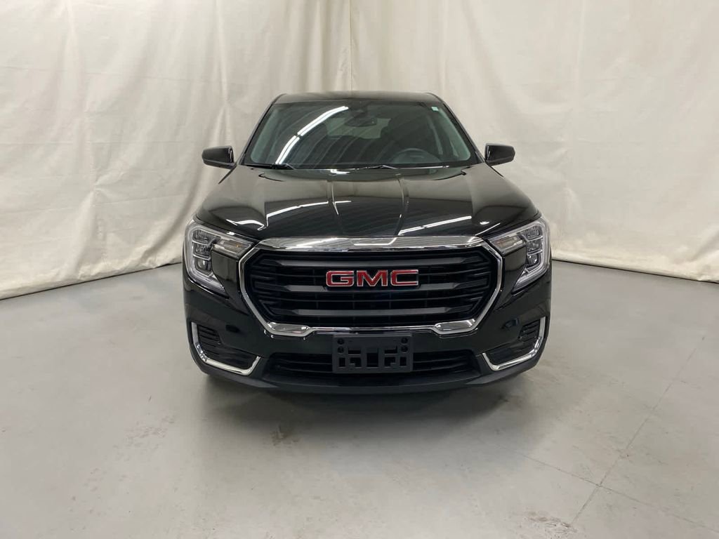 Certified 2023 GMC Terrain SLE image 3