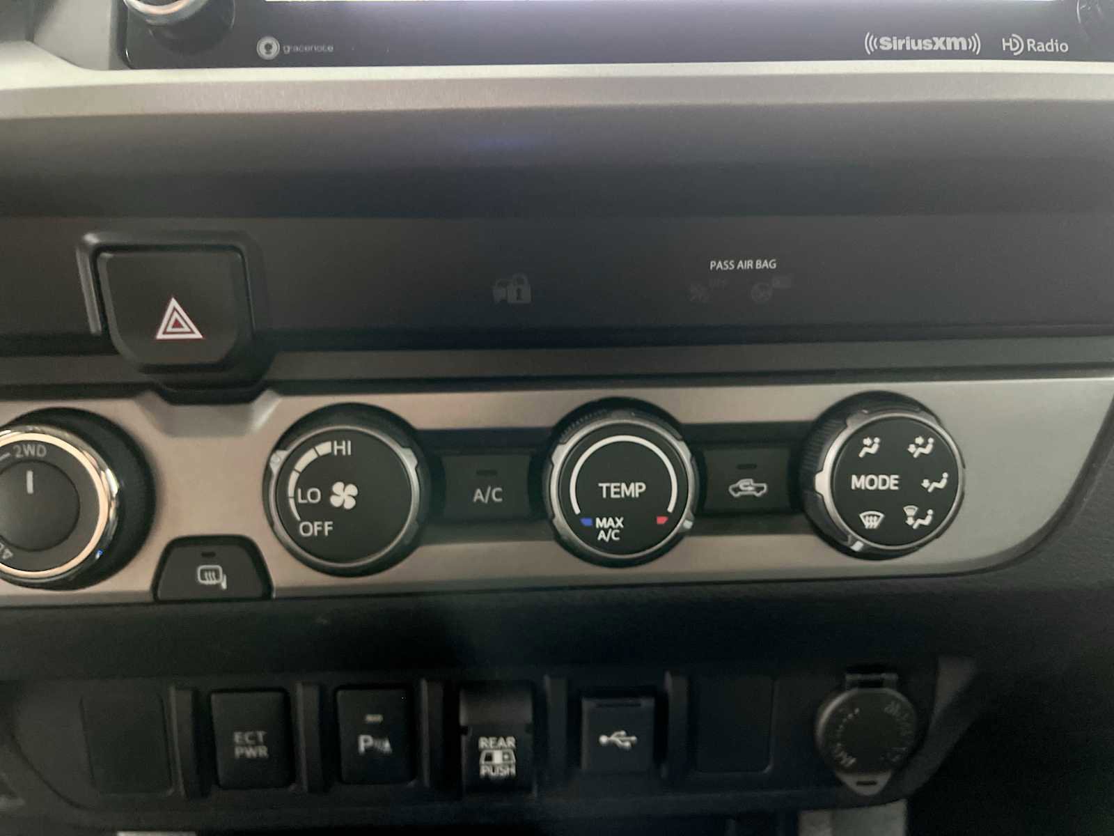 Used 2020 Toyota Tacoma SR5 AWD/4WD image 22