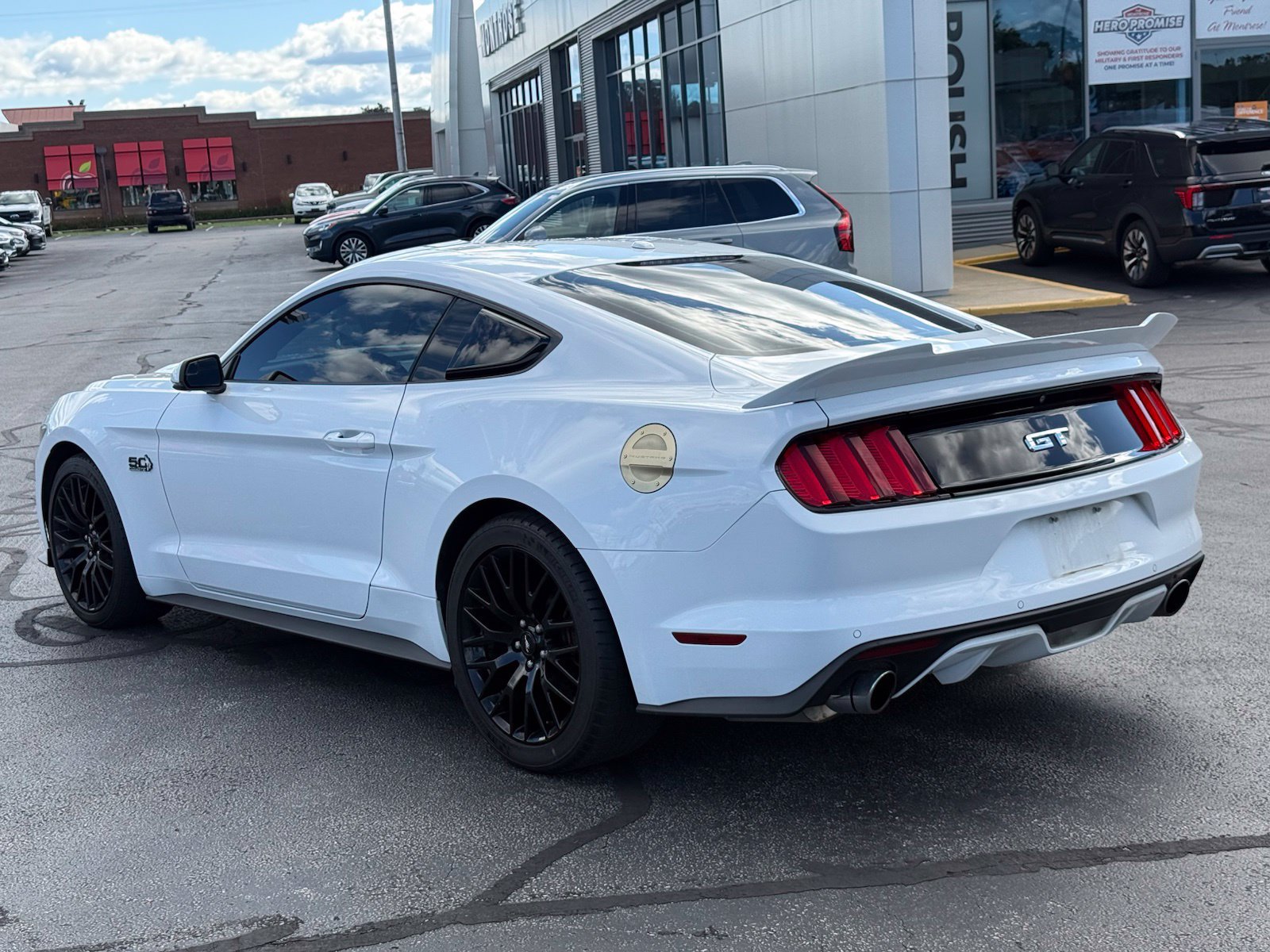 Used 2016 Ford Mustang GT Premium w/ GT Performance Package RWD image 6